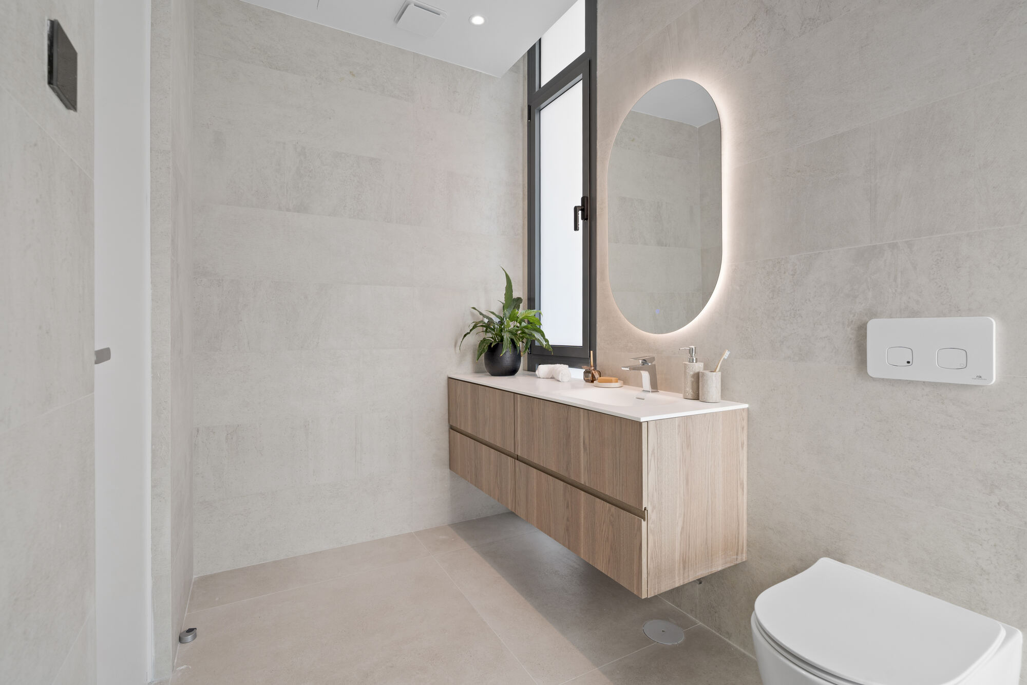 En-Suite, Bedroom 3