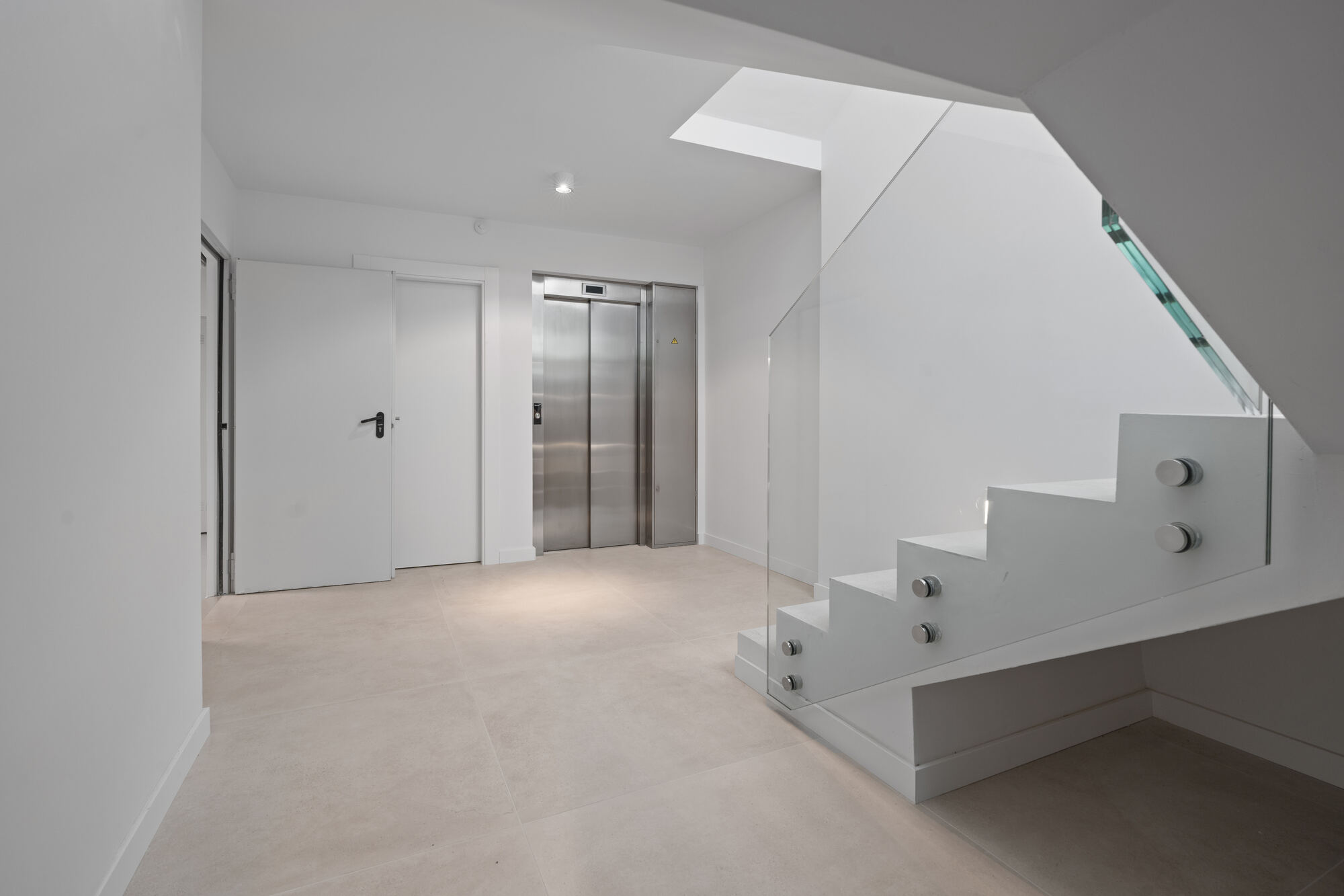Elevator & Staircase